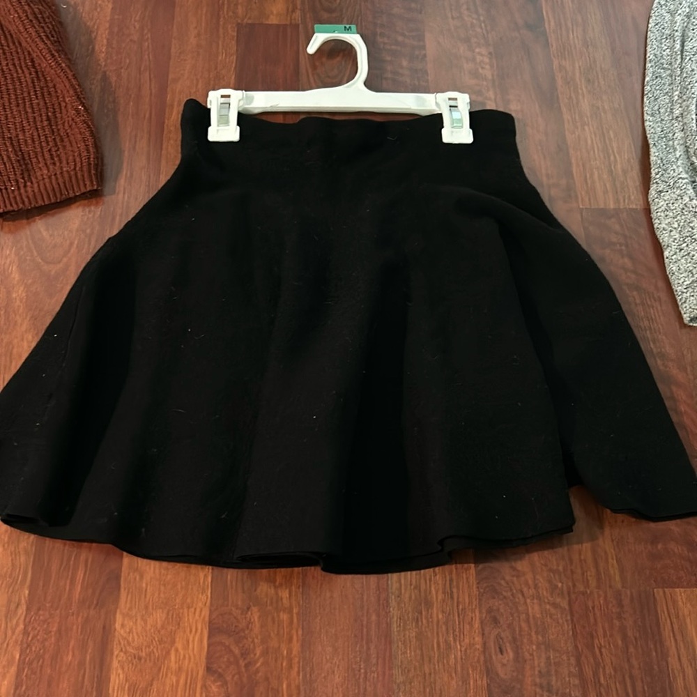 100% acrylic mini skirt